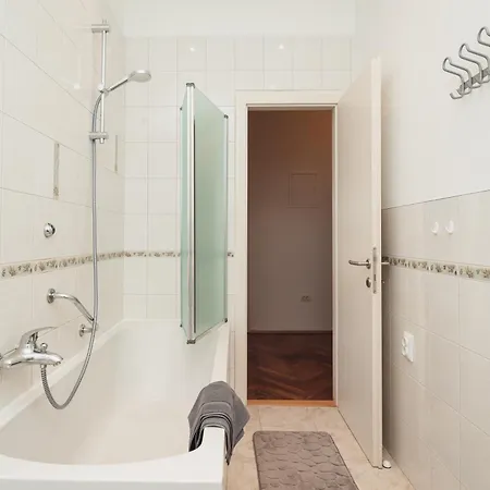 Lägenhet Spinut Urban Retreat