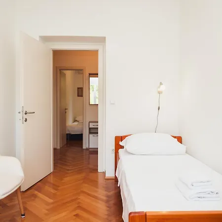 Spinut Urban Retreat Апартаменты